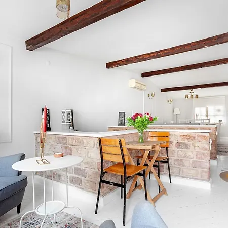 Private & Modern 4-floors Near Galata Port