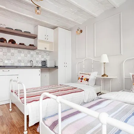 Private & Modern 4-floors Near Galata Port *