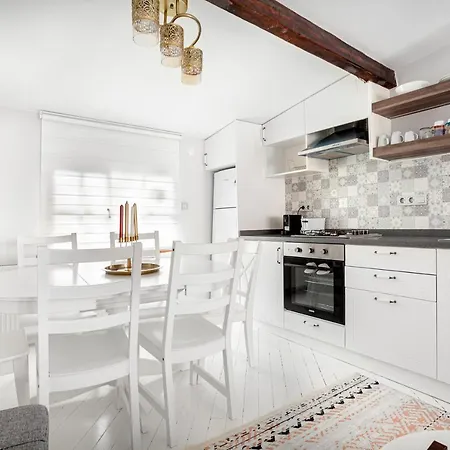 Private & Modern 4-floors Near Galata Port Villa