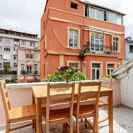 Private & Modern 4-floors Near Galata Port Villa
