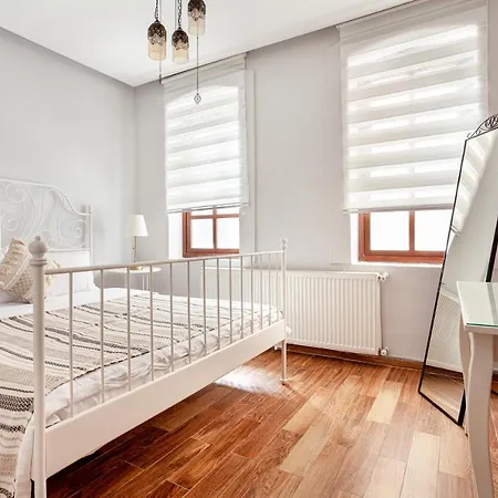 Private & Modern 4-floors Near Galata Port Villa *