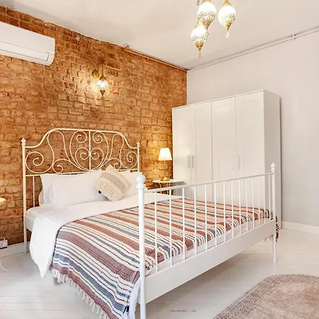 Private & Modern 4-floors Near Galata Port * Isztambul