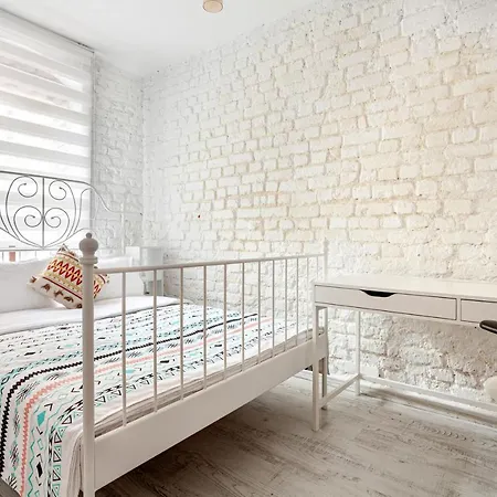 Private & Modern 4-floors Near Galata Port Villa Istanboel